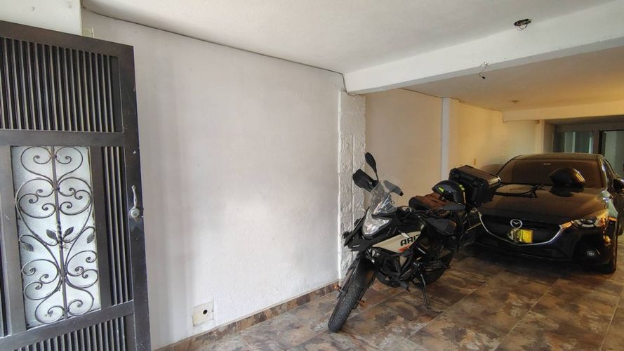 Edificio en venta en Campo Valdes No.1, Medellín, 480 m² · foto 3 de 23