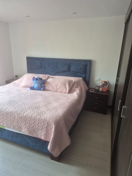 Apartamento de 3 alcobas en venta en Santa Teresa, Bogotá, 80 m² · foto 2 de 13