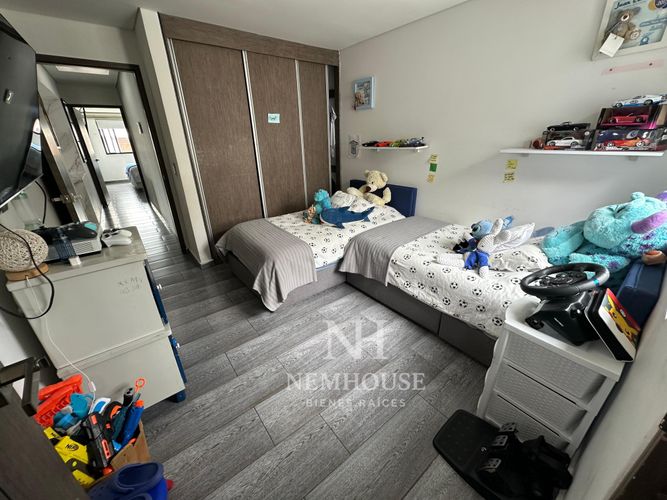 Casa de 4 alcobas en venta en Pontevedra, Bogotá, 385 m² · foto 3 de 22