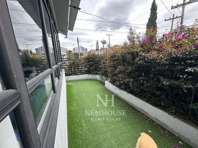 Casa de 4 alcobas en venta en Pontevedra, Bogotá, 385 m² · foto 2 de 22