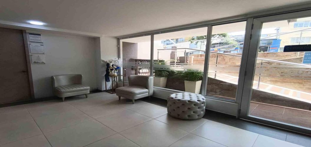 Edificio en venta en Lleras, Manizales, 365 m² · foto 3 de 17