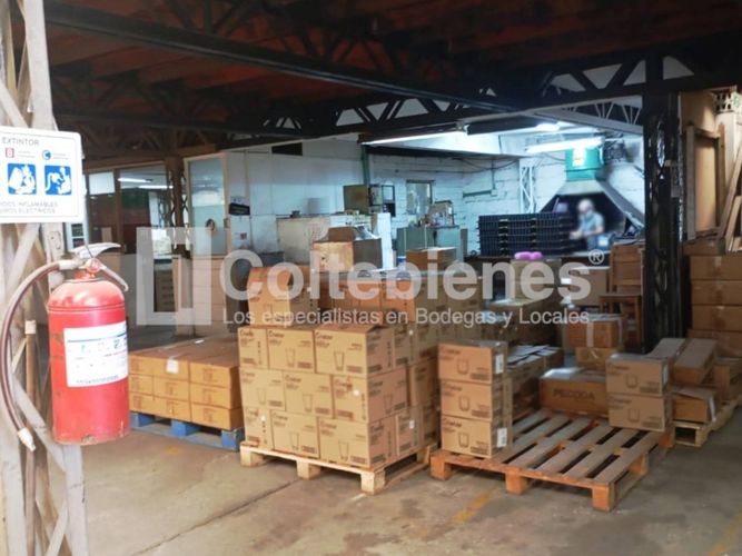 Bodega en venta en Suramérica, Itagüí, 1800 m² · foto 9 de 23