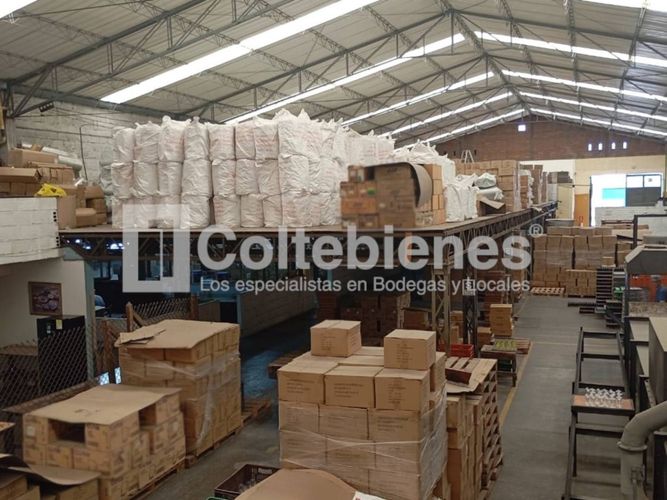 Bodega en venta en Suramérica, Itagüí, 1800 m² · foto 12 de 23