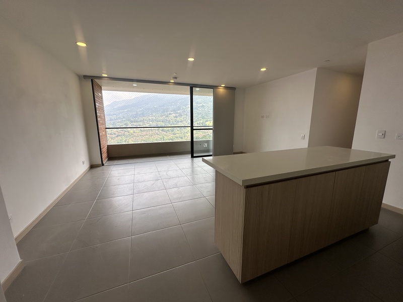 3BR Apartment in Loma del Escobero (115 m²)