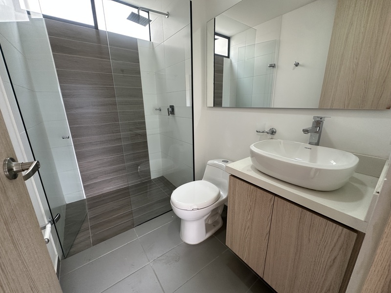 Apartaestudio en arriendo en Loma Del Escobero, Envigado · foto 16 de 22