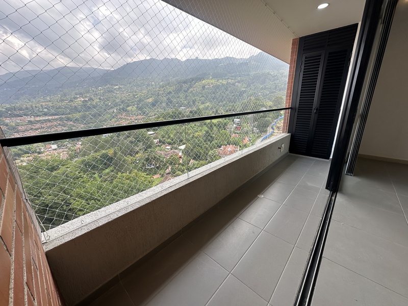 Apartaestudio en arriendo en Loma Del Escobero, Envigado · foto 19 de 22