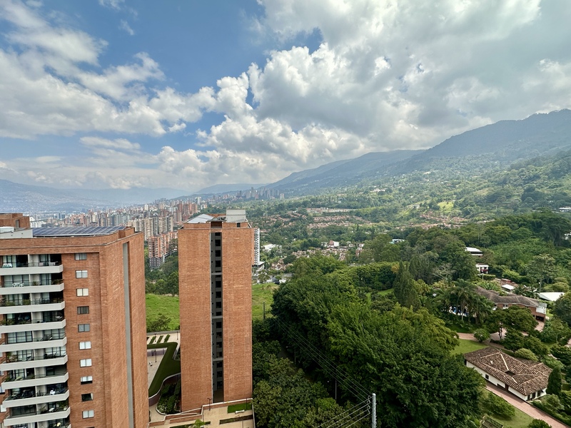Apartaestudio en arriendo en Loma Del Escobero, Envigado · foto 21 de 22