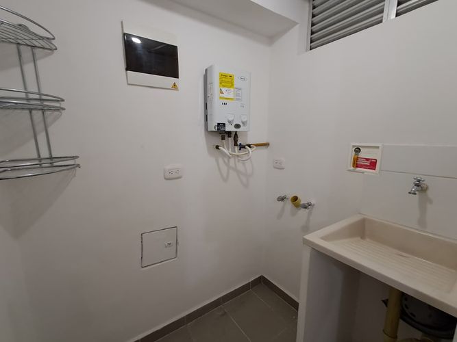 Apartamento de 2 alcobas en arriendo en Belén, Medellín, 71 m² · foto 3 de 20