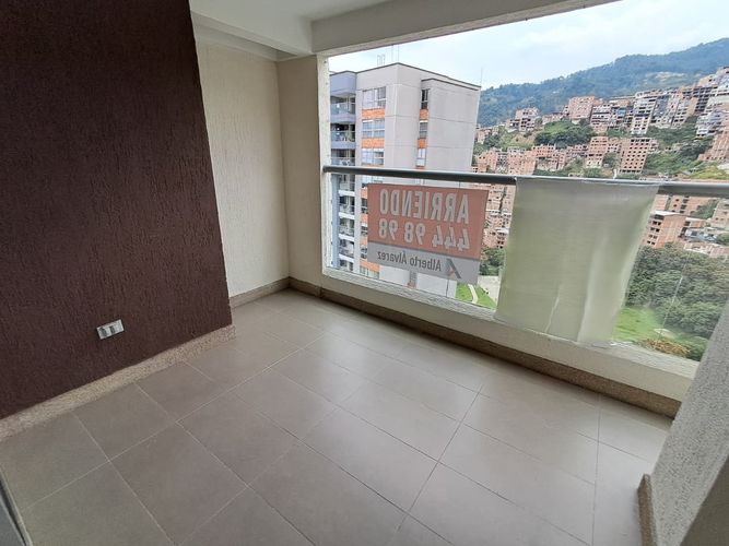 Apartamento de 2 alcobas en arriendo en Belén, Medellín, 71 m² · foto 15 de 20