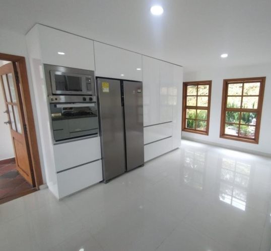 Casa de 4 alcobas en arriendo en La Mina, Envigado, 400 m² · foto 4 de 21