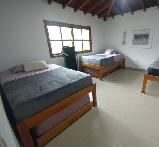 Casa de 4 alcobas en arriendo en La Mina, Envigado, 400 m² · foto 10 de 21