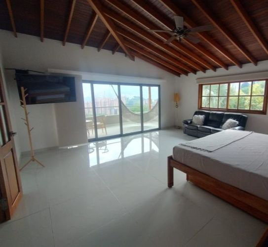 Casa de 4 alcobas en arriendo en La Mina, Envigado, 400 m² · foto 15 de 21