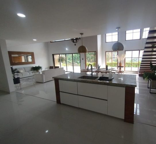 Casa de 4 alcobas en arriendo en La Mina, Envigado, 400 m² · foto 17 de 21
