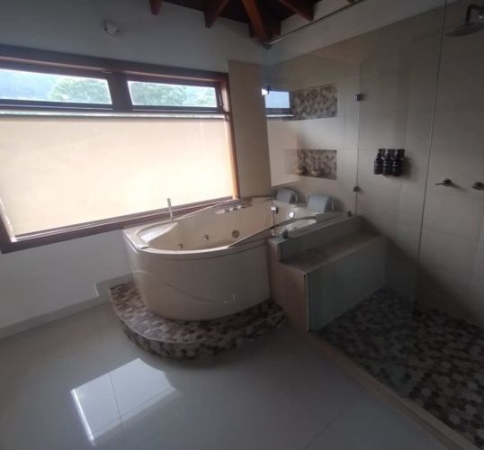 Casa de 4 alcobas en arriendo en La Mina, Envigado, 400 m² · foto 21 de 21