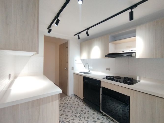 Apartamento de 3 alcobas en arriendo en El Poblado, Medellín, 92 m² · foto 2 de 20