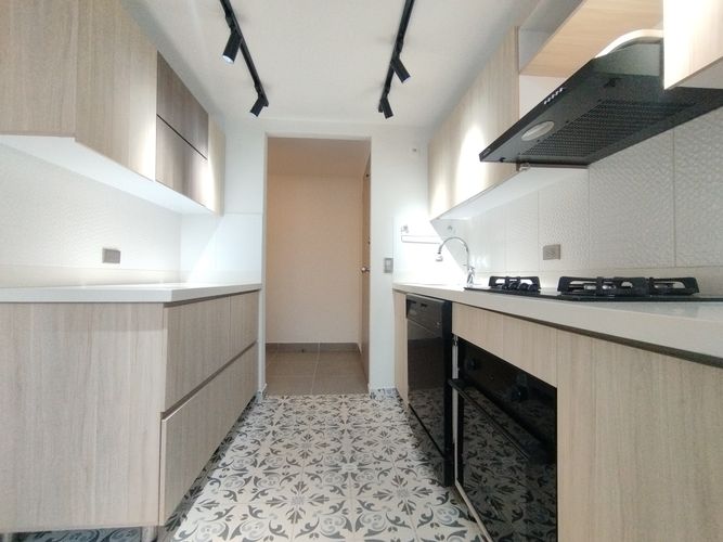 Apartamento de 3 alcobas en arriendo en El Poblado, Medellín, 92 m² · foto 3 de 20