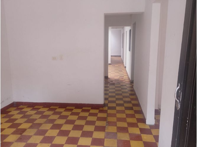 Casa de 6 alcobas en venta en Manrique Oriental, Medellín, 120 m² · foto 3 de 20