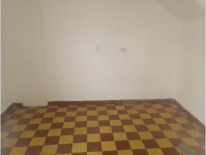 Casa de 6 alcobas en venta en Manrique Oriental, Medellín, 120 m² · foto 10 de 20