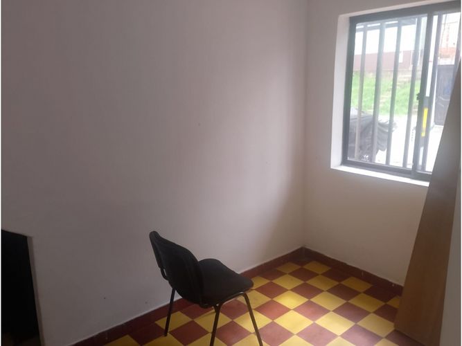 Casa de 6 alcobas en venta en Manrique Oriental, Medellín, 120 m² · foto 7 de 20