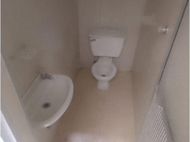 Casa de 6 alcobas en venta en Manrique Oriental, Medellín, 120 m² · foto 18 de 20