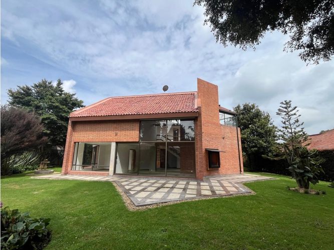 Casa de 3 alcobas en venta en Guaymaral, Bogotá, 323 m² · foto 3 de 24