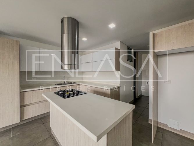 Apartamento de 3 alcobas en venta en Cristales, Cali, 122 m² · foto 13 de 24