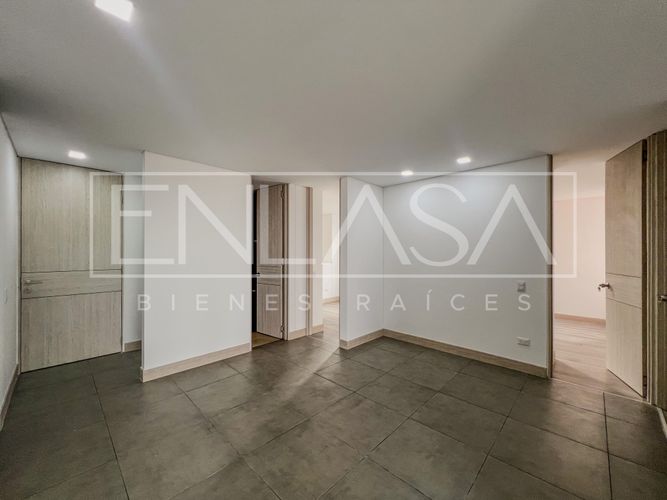 Apartamento de 3 alcobas en venta en Cristales, Cali, 122 m² · foto 17 de 24