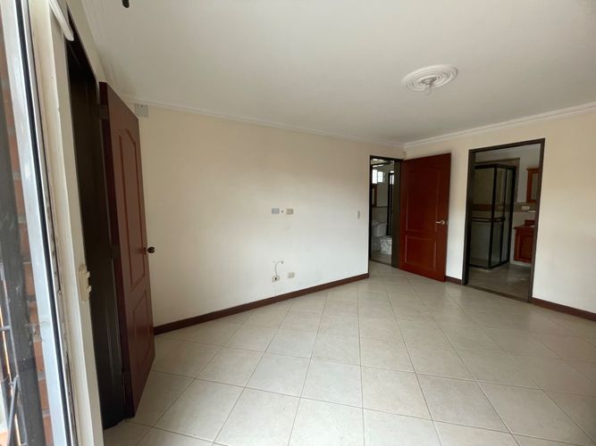 Casa de 4 alcobas en venta en La Industrial, Marinilla, 180 m² · foto 21 de 24