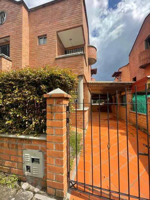 Casa de 4 alcobas en venta en La Industrial, Marinilla, 180 m² · foto 12 de 24