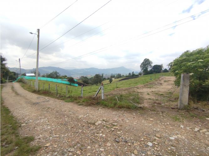 Lote en venta en La Toma, La Calera, 8730 m² · foto 4 de 17