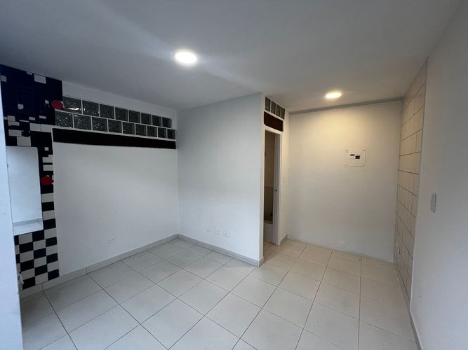 Local en arriendo en San Jose Sur, Pereira, 14 m² · foto 2 de 15