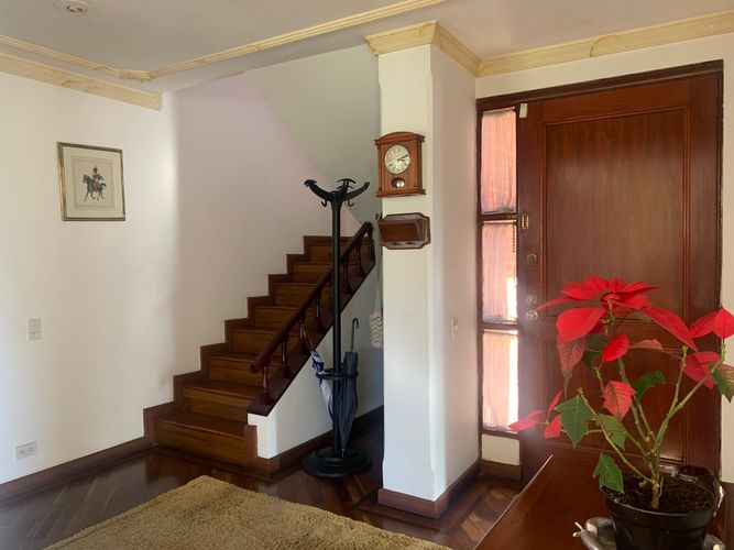 Casa de 5 alcobas en venta en San Jose De Bavaria, Bogotá, 223 m² · foto 4 de 24