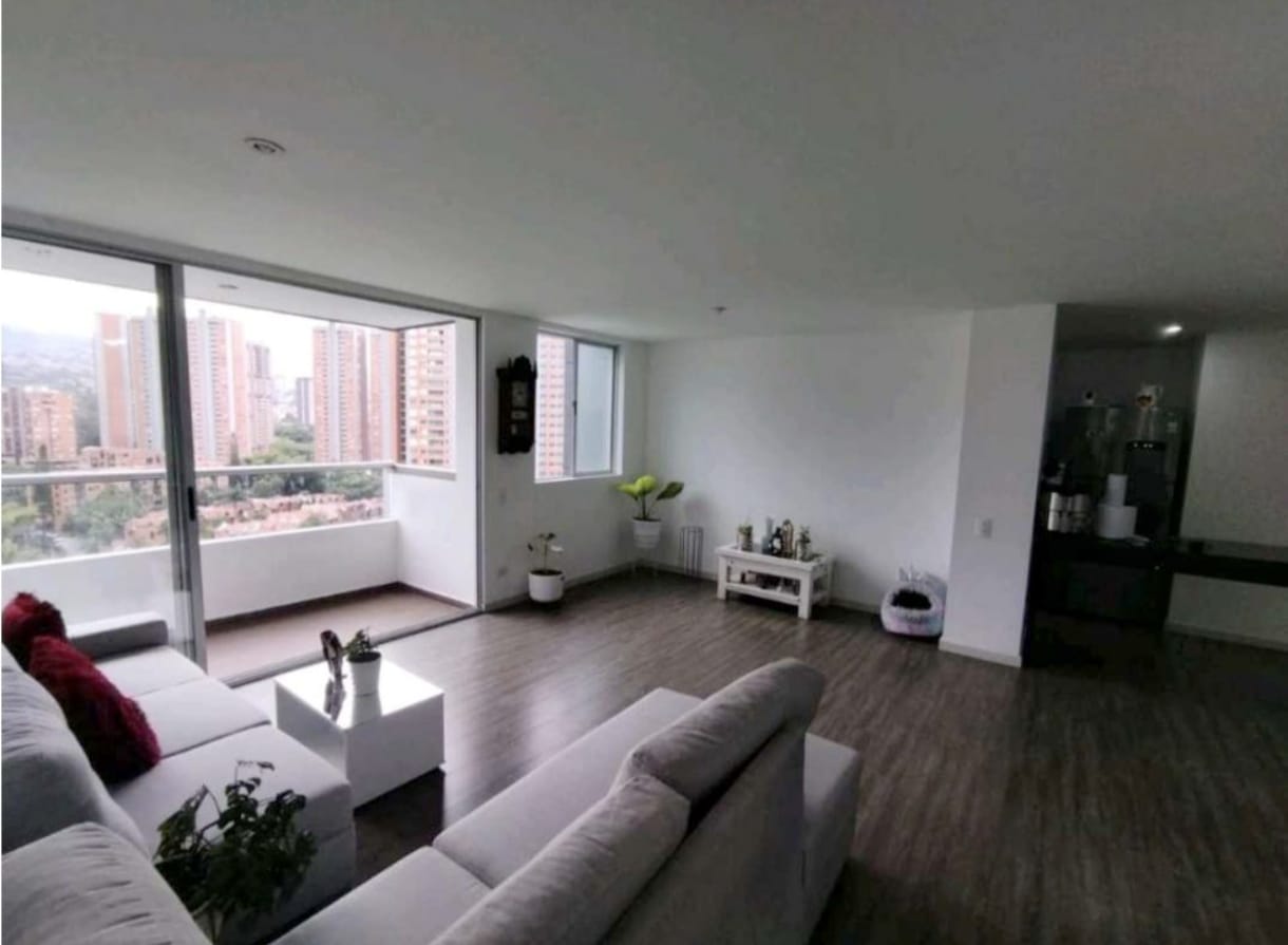 Apartamento en venta en Suramérica, Itagüí · foto 3 de 14