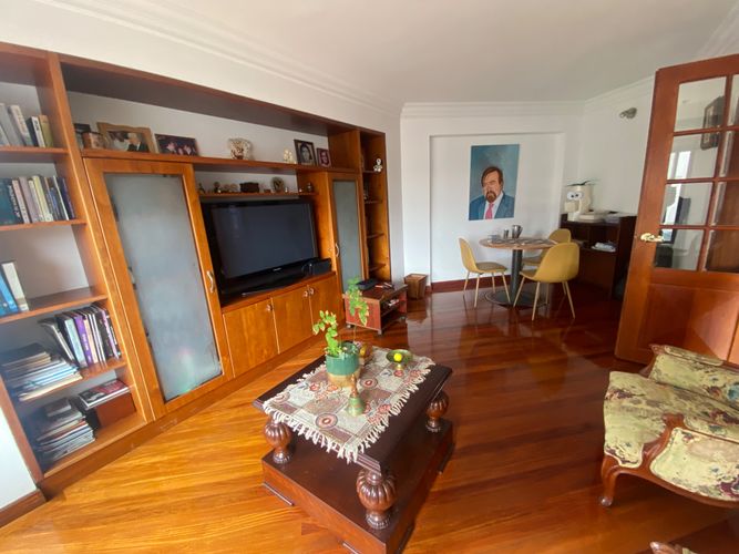 Apartamento de 3 alcobas en venta en La Carolina, Bogotá, 260 m² · foto 3 de 19