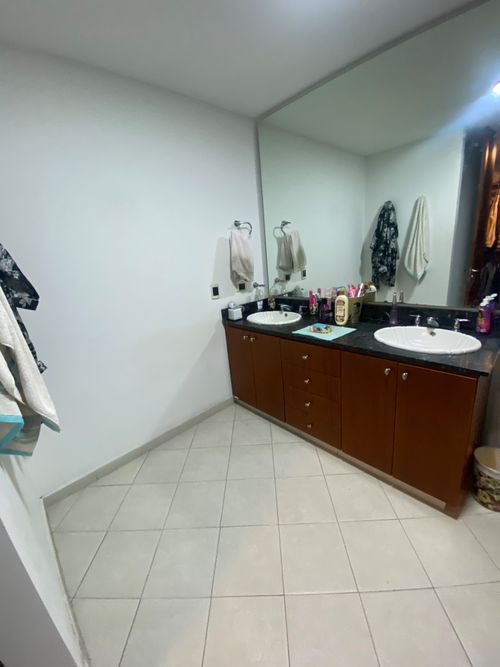 Apartamento de 3 alcobas en venta en La Carolina, Bogotá, 260 m² · foto 10 de 19