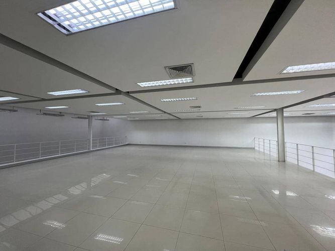 Local en arriendo en El Bosque, Cali, 450 m² · foto 10 de 15