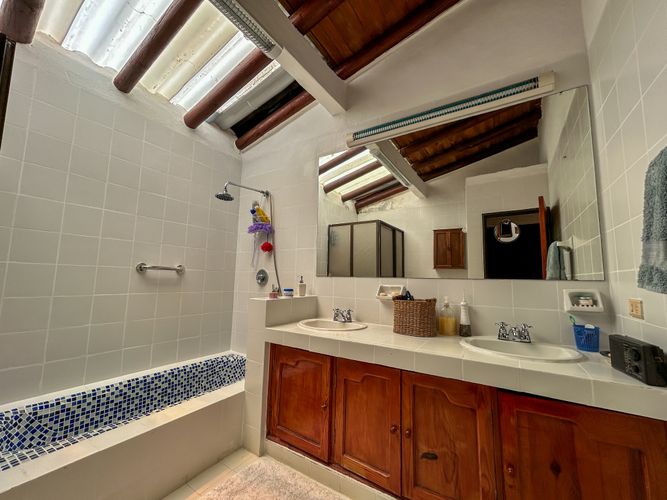 Casa de 5 alcobas en venta en Ciudad Jardin, Cali, 260 m² · foto 21 de 24