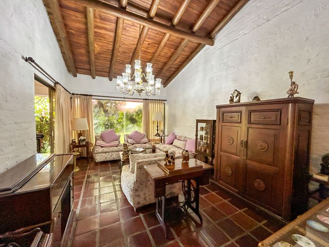 Casa de 5 alcobas en venta en Ciudad Jardin, Cali, 260 m² · foto 2 de 24
