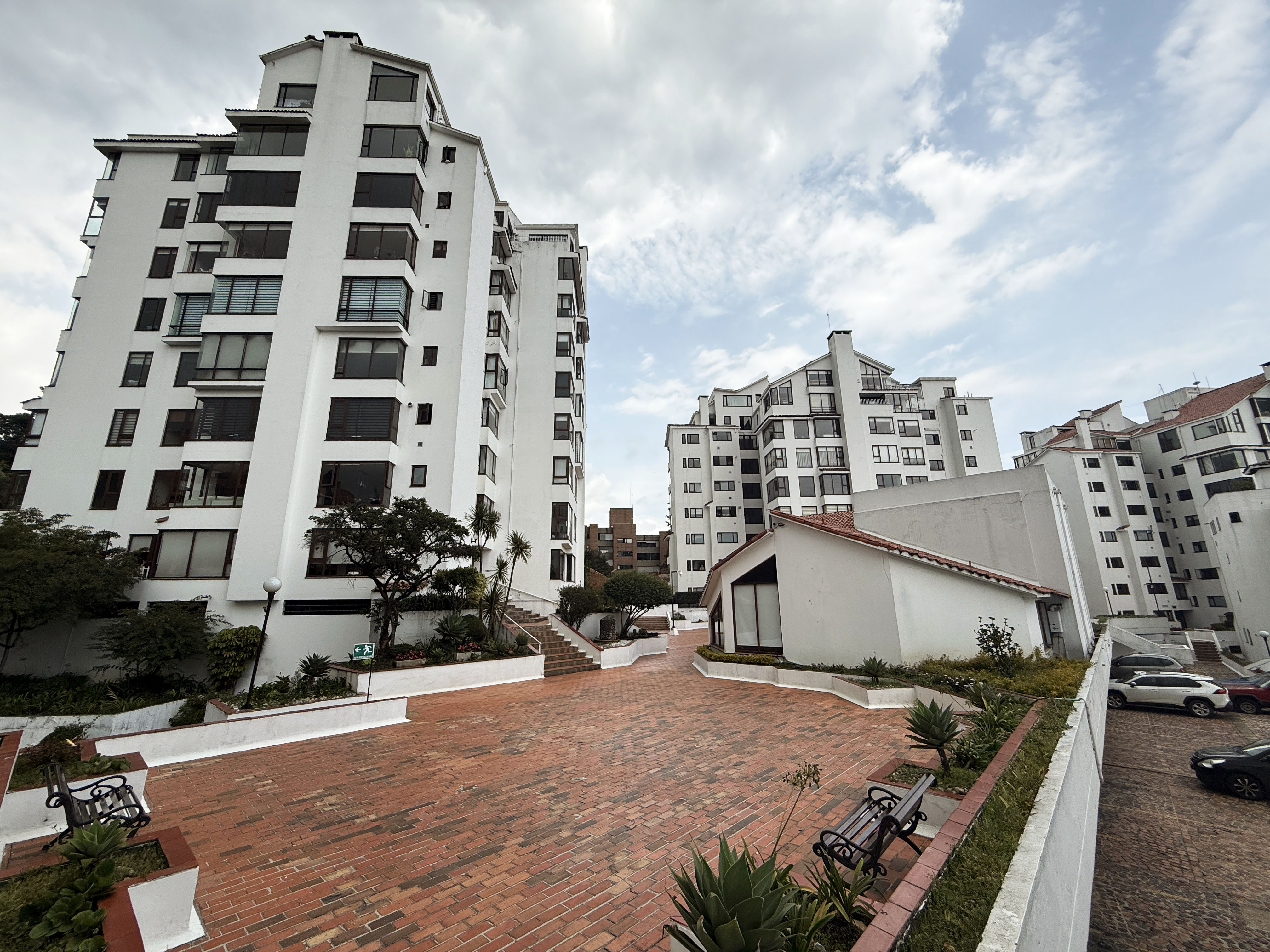 Apartamento en venta en Gratamira, Bogotá · foto 3 de 24