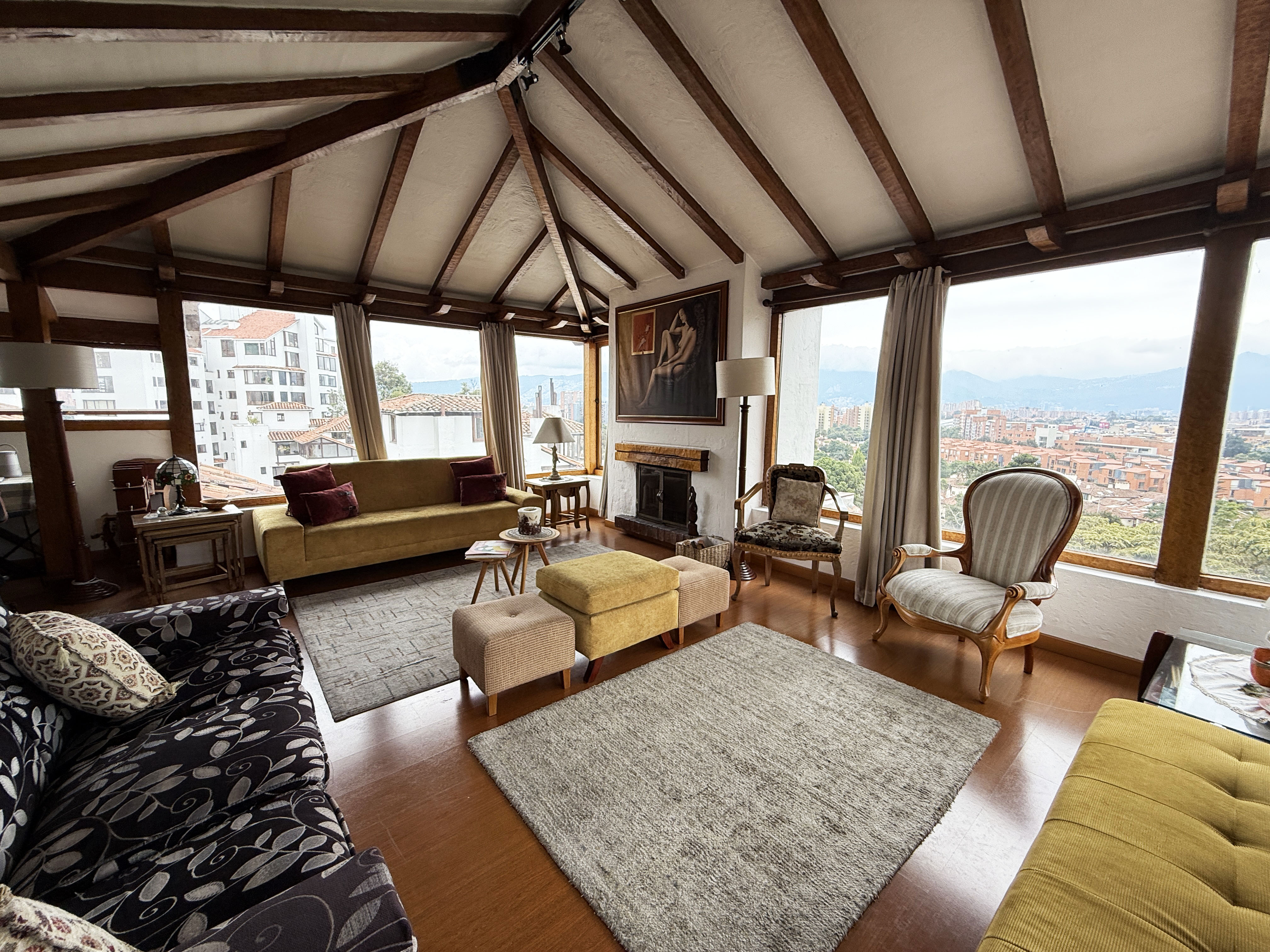 Apartamento en venta en Gratamira, Bogotá · foto 2 de 24