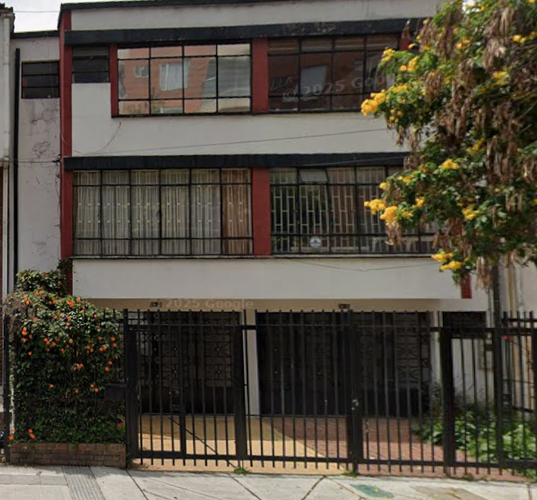 Casa de 4 alcobas en venta en Campin, Bogotá, 250 m² · foto 2 de 16