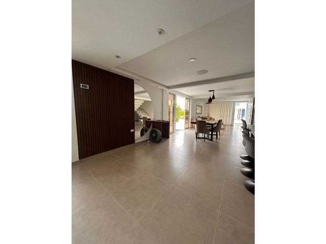 Casa en venta en Las Mercedes, Jamundí, 424 m² · foto 3 de 24