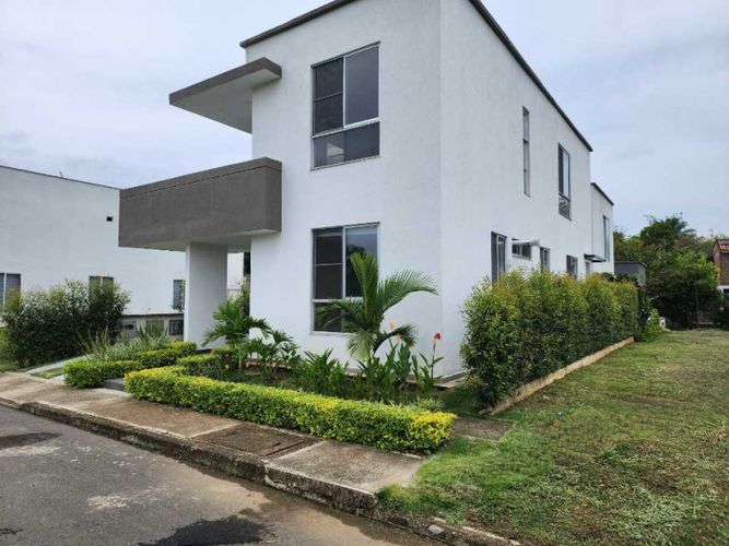 Casa de 4 alcobas en venta en Porerito, Jamundí, 165 m² · foto 2 de 24