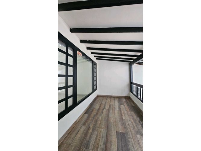 Casa de 4 alcobas en venta en Villagrande, Envigado, 298 m² · foto 2 de 24