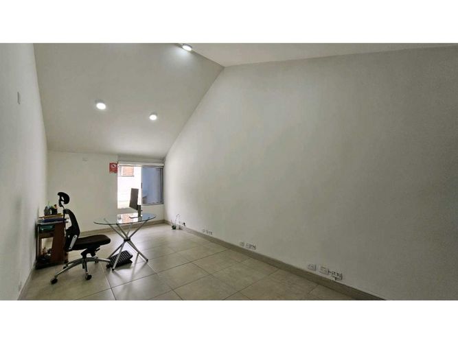 Casa de 4 alcobas en venta en Villagrande, Envigado, 298 m² · foto 23 de 24