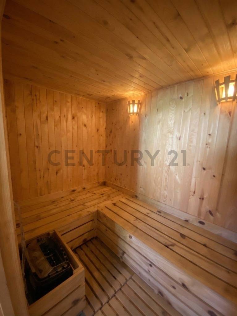 Exclusiva Propiedad de 42.5 Hectáreas en Nueva Colombia, Cordillera - ¡Oportunidad Única a 40 Minutos de Asunción! Vendo impresionante terreno de 42.5 Hectáreas con 8 amplios dormitorios, 6 baños completos y 2 saunas secos. Ubicación privilegiada en Sirat — foto 2