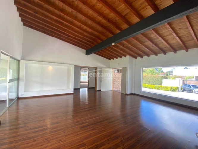 Casa de 4 alcobas en venta en Llano Grande, Medellín, 350 m² · foto 6 de 22