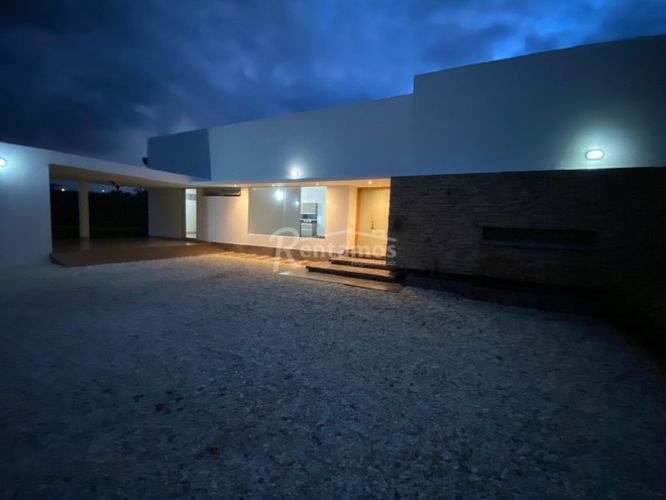 Casa de 4 alcobas en venta en Llano Grande, Medellín, 350 m² · foto 8 de 22