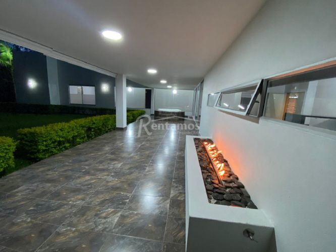 Casa de 4 alcobas en venta en Llano Grande, Medellín, 350 m² · foto 15 de 22