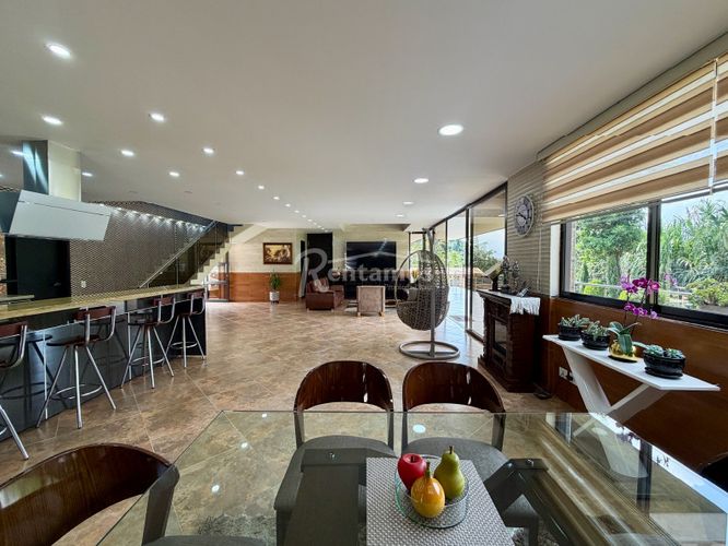 Casa de 7 alcobas en venta en Loma Del Escobero, Envigado, 700 m² · foto 6 de 24